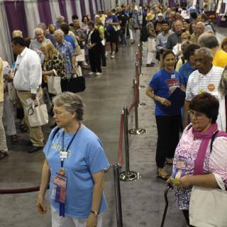 delegates wait to vote in 2009 UUA election