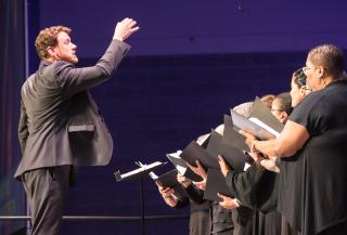 John Hubert conducts the Singers of the Living Tradition choir at GA 2019.