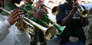 New Orleans: Street musicians playing trumpets.